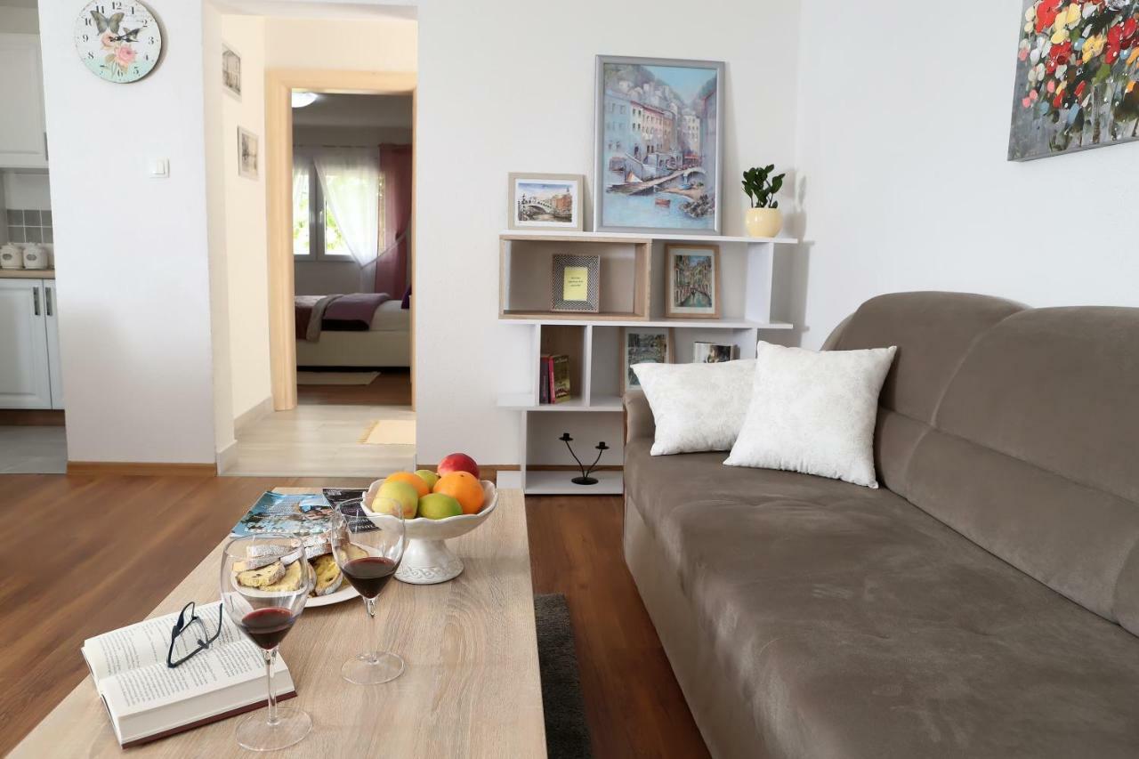 Apartman Sofia Otočac Exterior foto